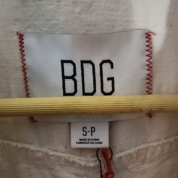 Urban Outfitters BDG Women Romper Cream Belt Short Sleeve Devon Distressed Denim - Picture 8 of 11